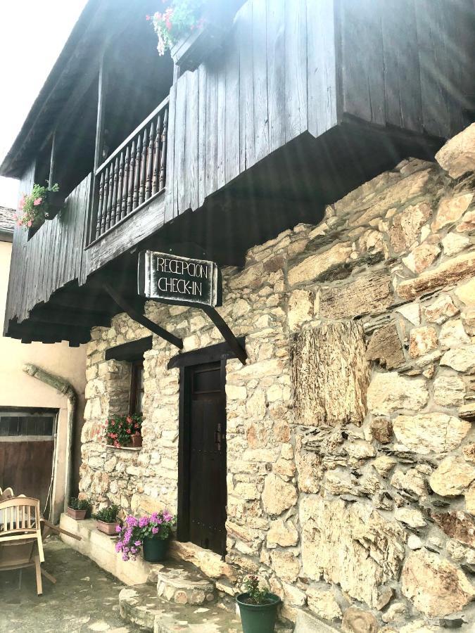Hotel Rural El Lagar De Las Medulas Orellan Exterior photo