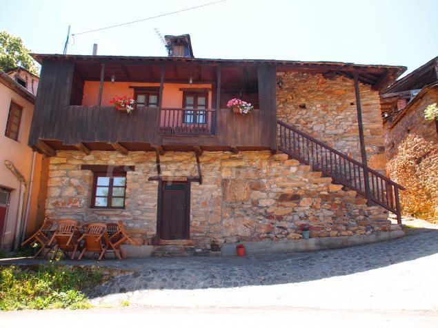 Hotel Rural El Lagar De Las Medulas Orellan Exterior photo