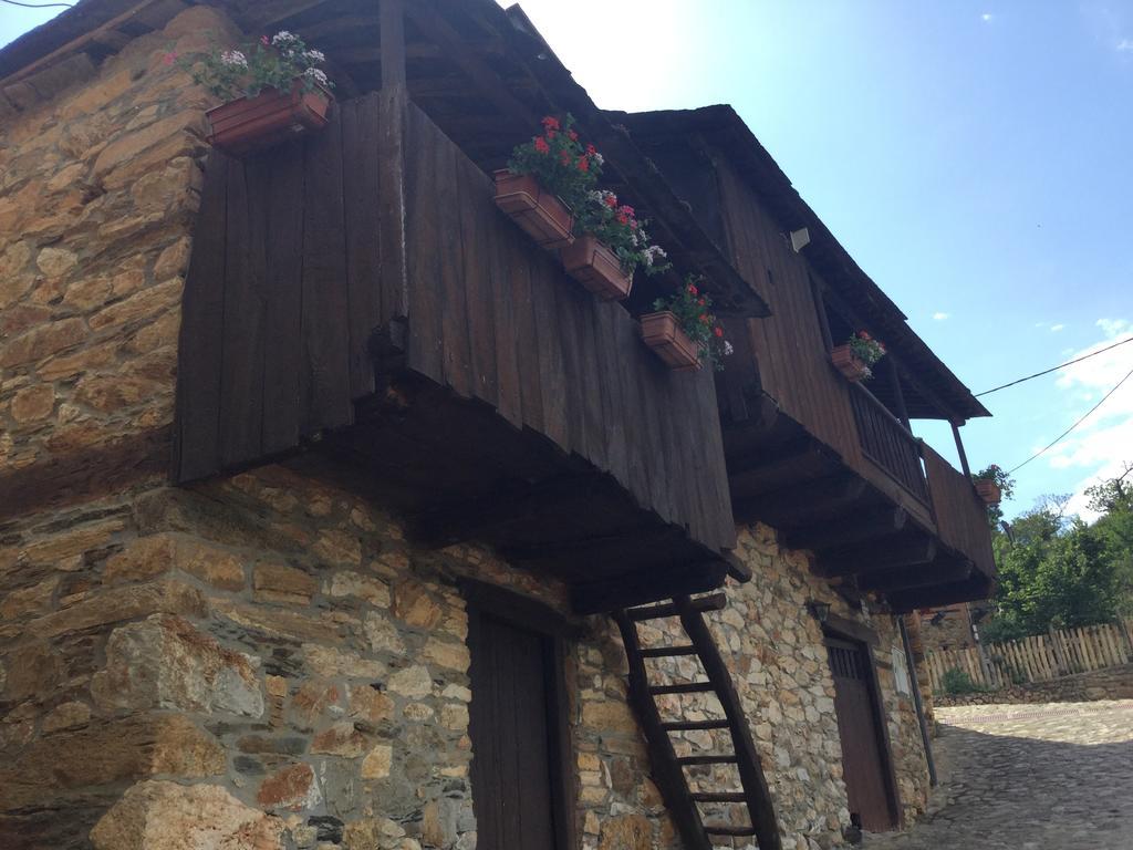 Hotel Rural El Lagar De Las Medulas Orellan Exterior photo